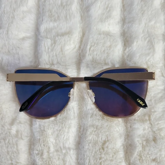 QUAY // ltd ed retro-mod cateyes mirrored purple pink fade  display picture 1